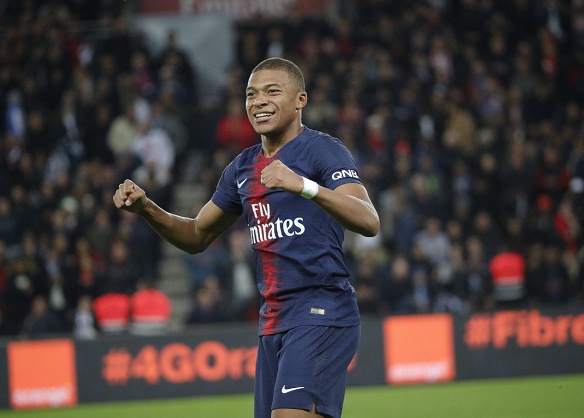 九游体育下载-莱万多夫斯基在TES比赛中表现优异，重要助攻引发热议！-九游体育下载